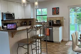 852 NE 7th Pl, Cape Coral, FL 33909 - Photo 11