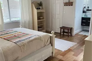 852 NE 7th Pl, Cape Coral, FL 33909 - Photo 15