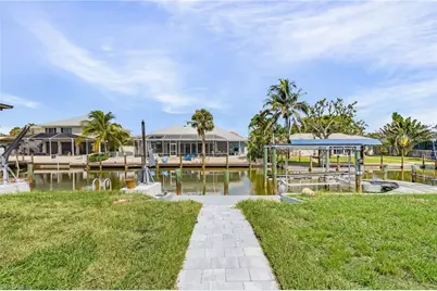 331 Washington Ct, Fort Myers Beach, FL 33931 - Photo 19