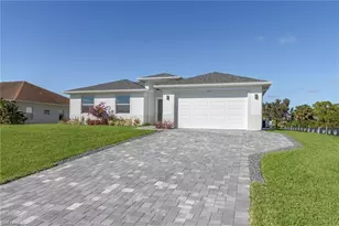 2601 Diplomat Pkwy W, Cape Coral, FL 33993 - Photo 3