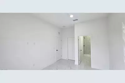 1631 NE 34th St, Cape Coral, FL 33909 - Photo 9