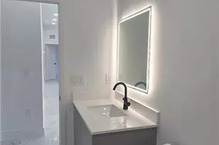 306 NE 10th Terrace, Cape Coral, FL 33909 - Photo 15