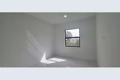 306 NE 10th Ter, Cape Coral, FL 33909 - Photo 7