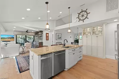 1731 Venus Dr, Sanibel, FL 33957 - Photo 9