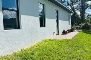 582 Eisenhower Blvd, Lehigh Acres, FL 33974 - Photo 31