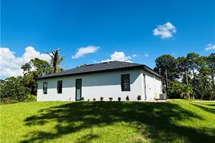 582 Eisenhower Blvd, Lehigh Acres, FL 33974 - Photo 33