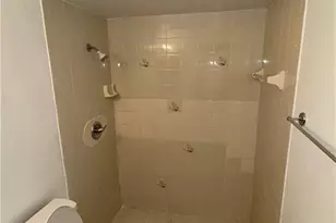 517 SE 23rd Pl, Cape Coral, FL 33990 - Photo 7