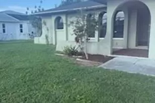 109 NE 20th Ct, Cape Coral, FL 33909 - Photo 9