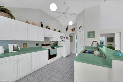 4223 SE 1st Pl, Cape Coral, FL 33904 - Photo 13