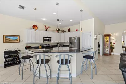 8913 Dartmoor Way, Fort Myers, FL 33908 - Photo 9