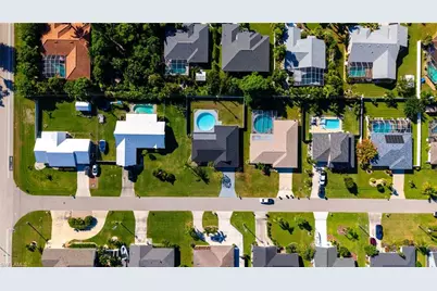 618 SE 28th Ter, Cape Coral, FL 33904 - Photo 5