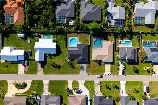 618 SE 28th Terrace, Cape Coral, FL 33904 - Photo 5