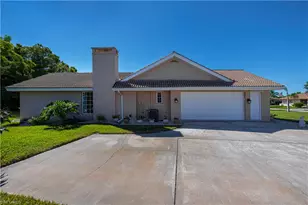 4210 Yarmouth Ct, North Fort Myers, FL 33903 - Photo 9