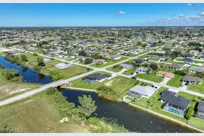 860 NE 6th Ave, Cape Coral, FL 33909 - Photo 15