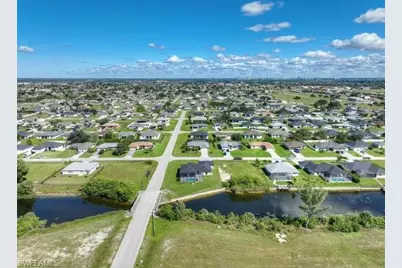 860 NE 6th Ave, Cape Coral, FL 33909 - Photo 7