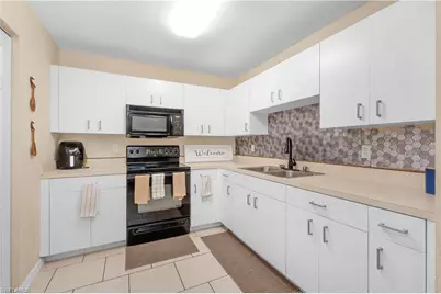 4204 34th St SW, Lehigh Acres, FL 33976 - Photo 7
