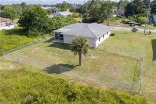 4204 34th St SW, Lehigh Acres, FL 33976 - Photo 17