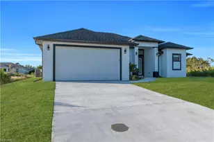 2705 68th St W, Lehigh Acres, FL 33971 - Photo 9