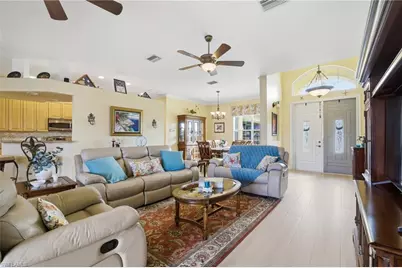 622 SE 8th Pl, Cape Coral, FL 33990 - Photo 7