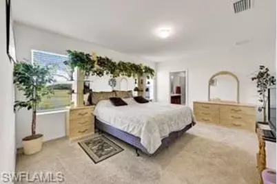 927 SE 5th Ct, Cape Coral, FL 33990 - Photo 15