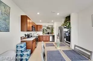 927 SE 5th Ct, Cape Coral, FL 33990 - Photo 11