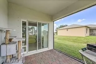 927 SE 5th Ct, Cape Coral, FL 33990 - Photo 29