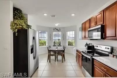 927 SE 5th Ct, Cape Coral, FL 33990 - Photo 13