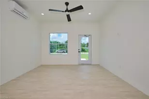 23031 Roundtree Ave, Alva, FL 33920 - Photo 11