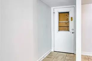 12471 McGregor Blvd, Fort Myers, FL 33919 - Photo 9