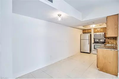 12471 McGregor Blvd #12, Fort Myers, FL 33919 - Photo 11