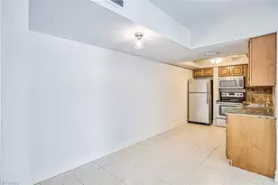 12471 McGregor Blvd, Fort Myers, FL 33919 - Photo 11