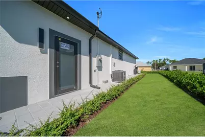 3210 29th St W, Lehigh Acres, FL 33971 - Photo 23