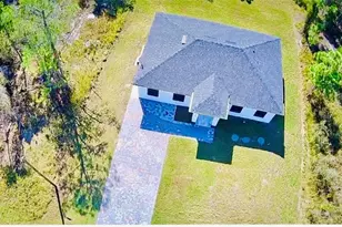 946 Panda Dr, Lehigh Acres, FL 33974 - Photo 3