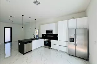 946 Panda Dr, Lehigh Acres, FL 33974 - Photo 7