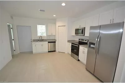 3305 Bassie Ct, Fort Myers, FL 33916 - Photo 5