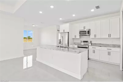630 NW 7th Pl, Cape Coral, FL 33993 - Photo 7