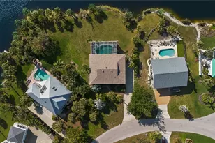 673 E Rocks Dr, Sanibel, FL 33957 - Photo 39