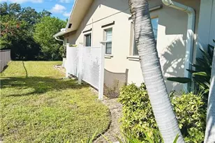 1406 S Larkwood Square, Fort Myers, FL 33919 - Photo 5