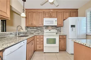 7410 Lake Breeze Dr, Fort Myers, FL 33907 - Photo 9