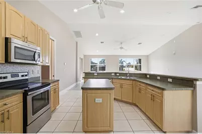 1012 SE 5th Ter, Cape Coral, FL 33990 - Photo 15