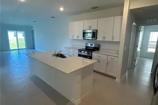 4022 N San Felipe Ln, Fort Myers, FL 33917 - Photo 5