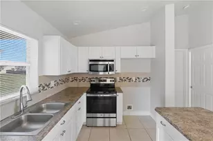 1252 NE 41st St, Cape Coral, FL 33909 - Photo 9