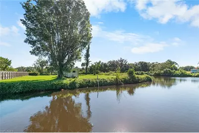 2256 Marina Park Dr, Fort Myers, FL 33905 - Photo 5