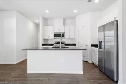 915 NE 19th St, Cape Coral, FL 33909 - Photo 7