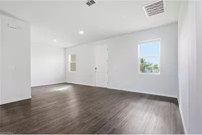 915 NE 19th St, Cape Coral, FL 33909 - Photo 11