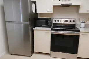 11500 Caravel Cir, Fort Myers, FL 33908 - Photo 5