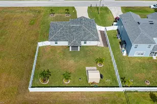 402 NW 18th Terrace, Cape Coral, FL 33993 - Photo 3