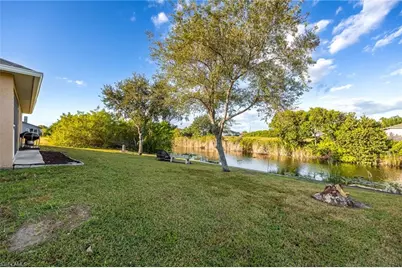 1226 NE 9th Ave, Cape Coral, FL 33909 - Photo 31