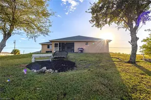1226 NE 9th Ave, Cape Coral, FL 33909 - Photo 27