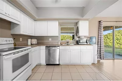 1226 NE 9th Ave, Cape Coral, FL 33909 - Photo 9